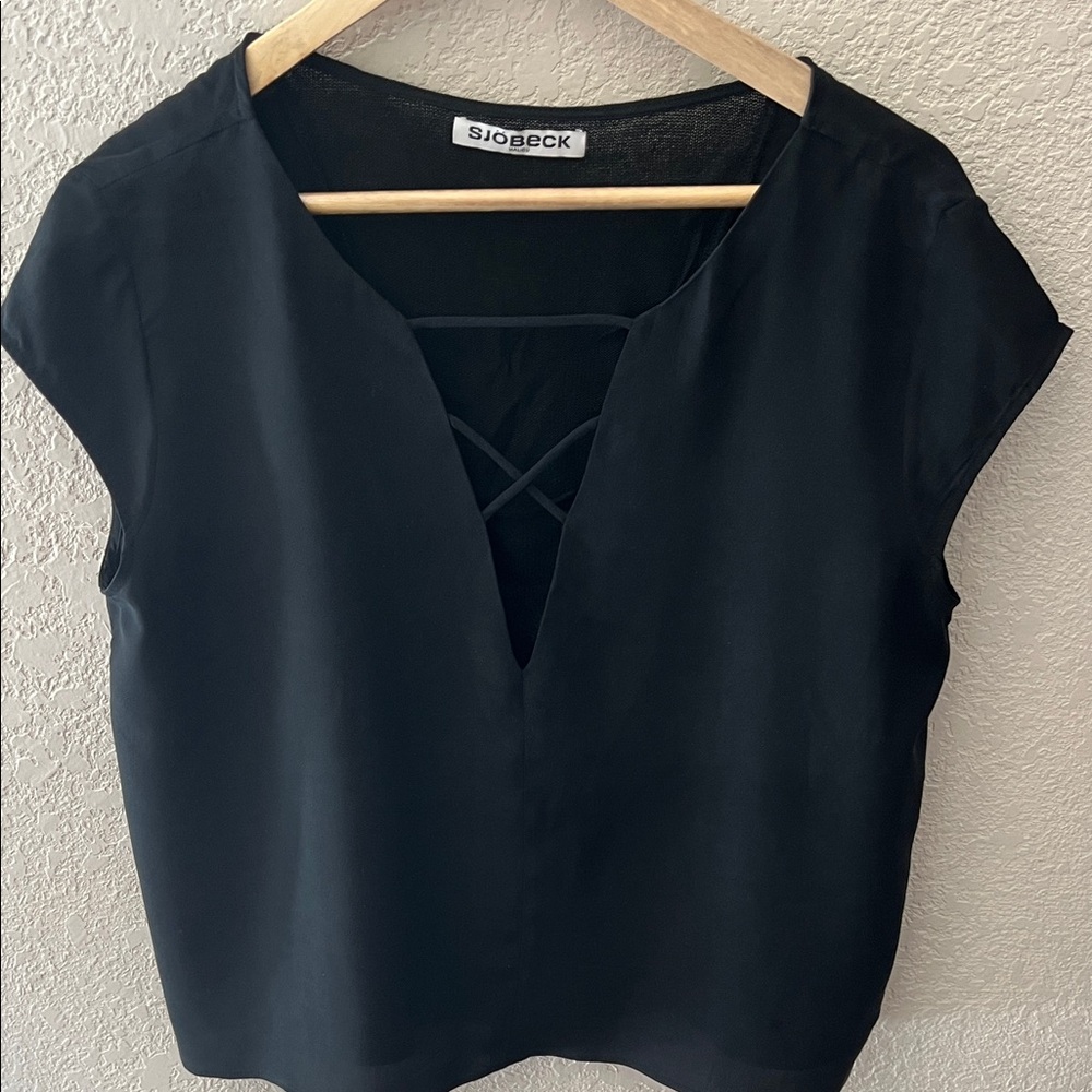 Black V-Neck Short Sleeve Top